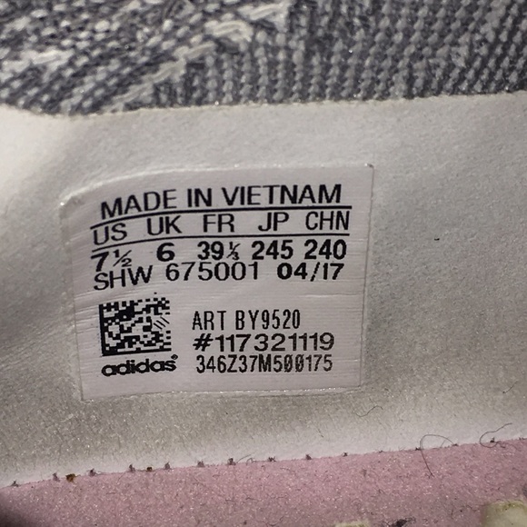 Adidas NMD R2 - Picture 9 of 9